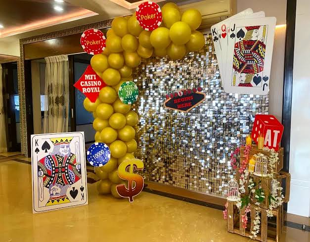 Kids birthday party organizers Noida - balloon decoration